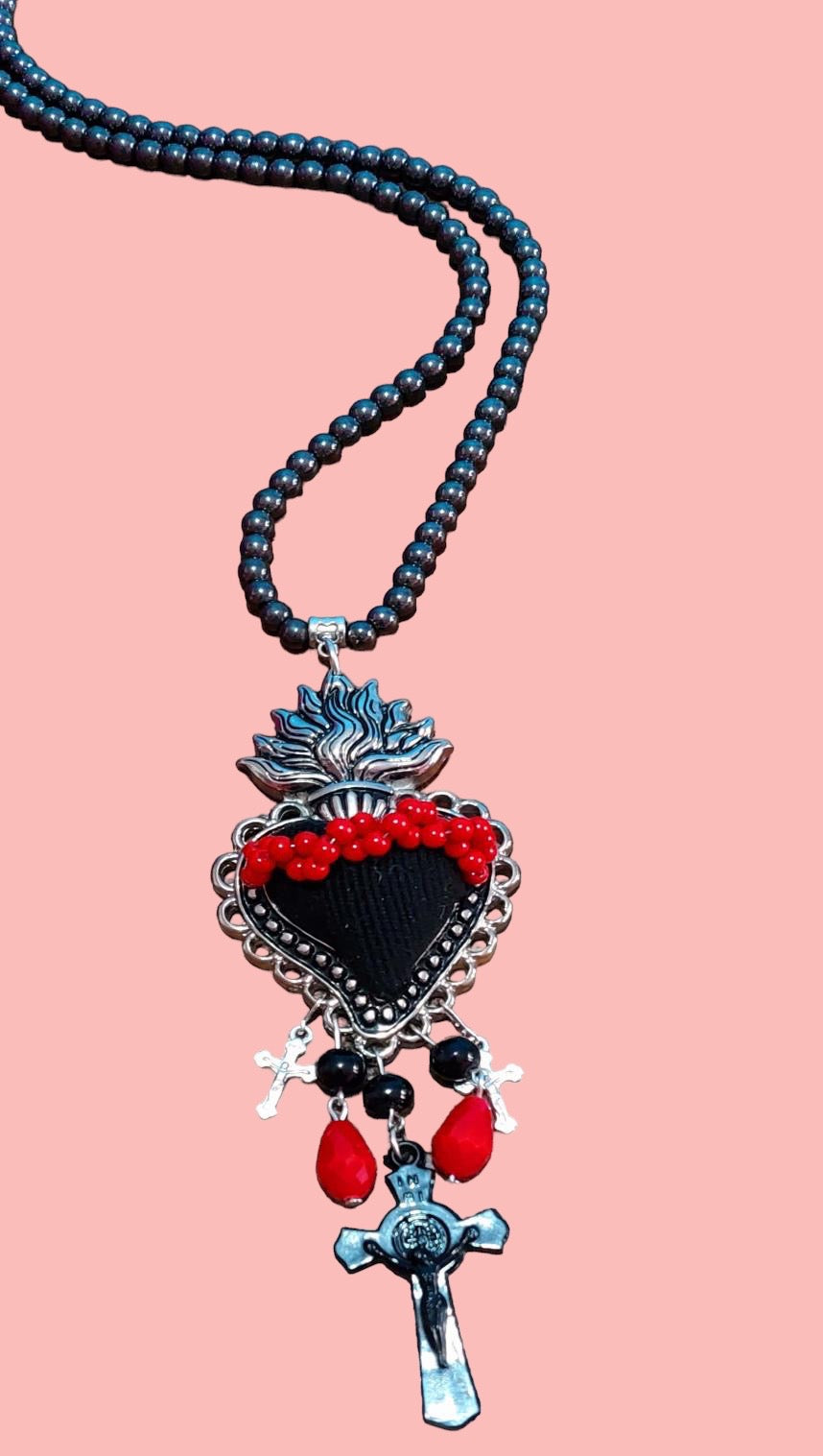 Black and red multicultural fashion necklace